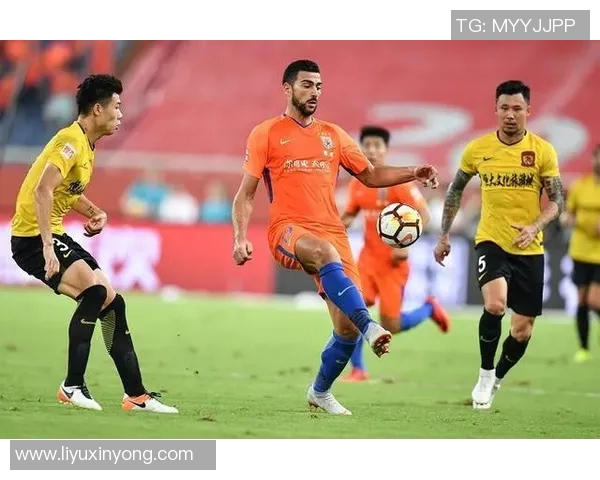 武汉队主场大胜恒大,积分榜排名升至第四位,球迷欢呼雀跃